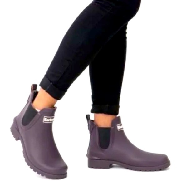 *HOST PICK* Barbour Wilton boots, eggplant with plaid interior, size 6,  NWT - Picture 1 of 9